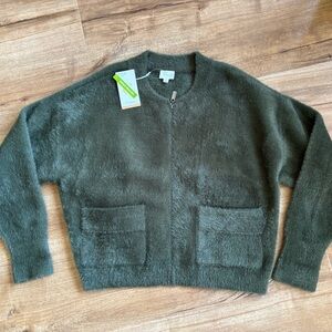 New CYRUS plush olive green sweater zip front size large original price $129